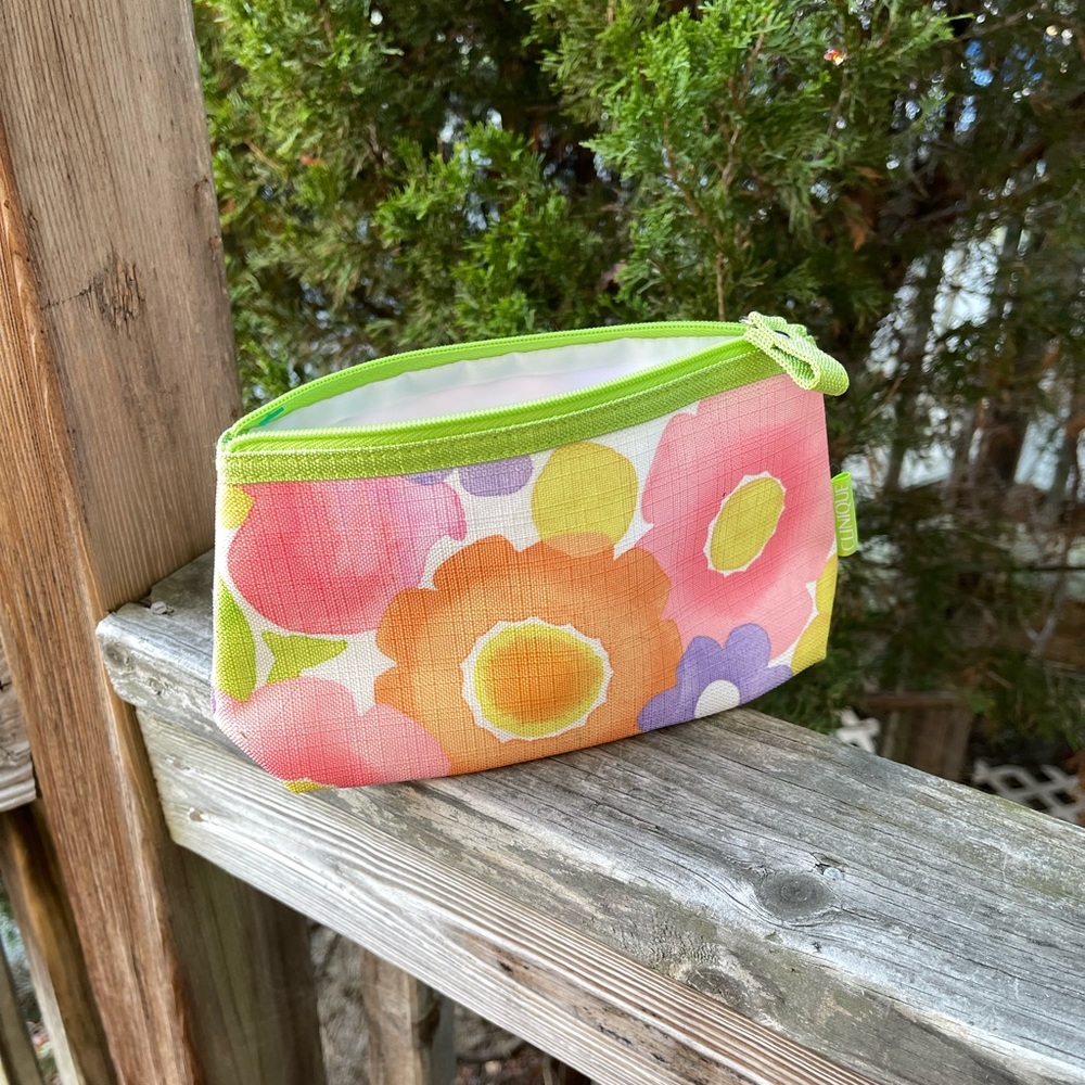 NWOT Clinique Floral Cosmetic Bag